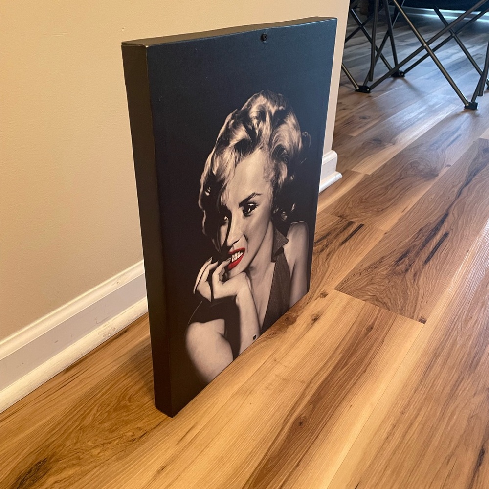 Marilyn Monroe Photographed Portrait - Picture 2 of 3